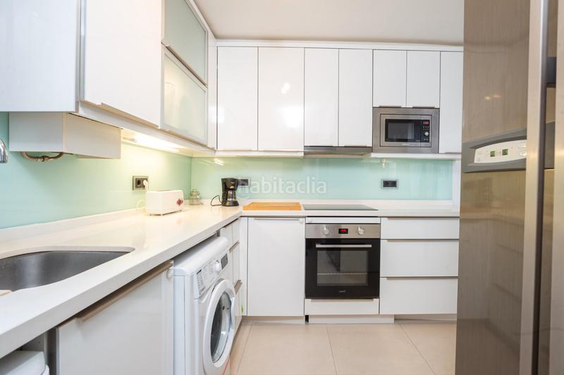 Foto 3176f629-19b3-4e2a-9ad7-9905138f5272. Casa aparellada amb xemeneia calefacció piscina a Marbella