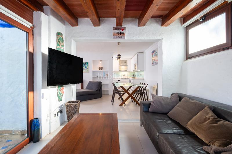 Foto 5afb2cd0-ca0b-43a4-b037-7ae9d56afeab. Casa aparellada amb xemeneia calefacció piscina a Marbella