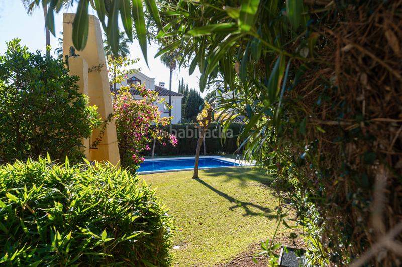 Foto 77cbed4a-da6a-40a9-b50f-76c3666c305d. Casa aparellada amb xemeneia calefacció piscina a Marbella