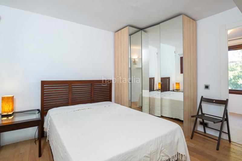 Foto 91ee3a75-8210-49a5-ac4f-5de1b68d1b76. Casa aparellada amb xemeneia calefacció piscina a Marbella