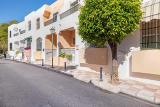 Casa adossada en La Patera. Chalet adosado en marbella ciudad