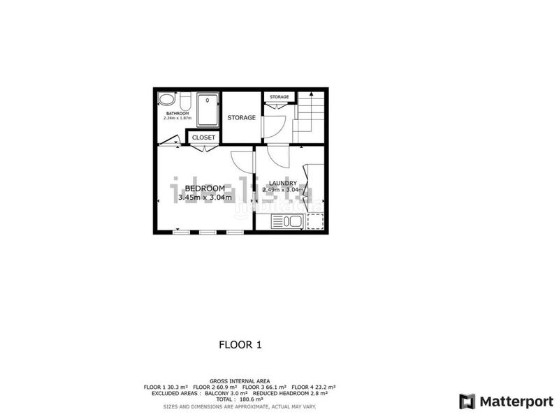 Foto 2fba7f5a-a2fe-4bf1-bf69-8614c5d8fa36. Maison jumelée avec cheminée parking piscine dans bahía de Marbella Marbella