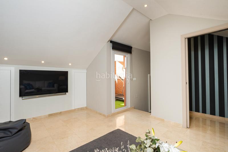 Foto 46d27d2c-a703-4c44-9299-b497fe7f50e4. Maison jumelée avec cheminée parking piscine dans bahía de Marbella Marbella