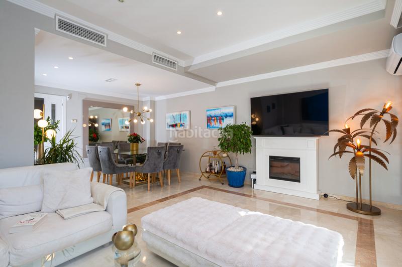 Foto 97df95bd-a203-4af9-8b90-00127250e900. Maison jumelée avec cheminée parking piscine dans bahía de Marbella Marbella