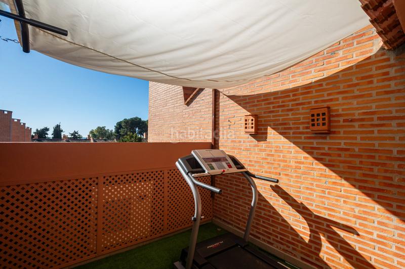 Foto a933b2a5-c3cf-434a-a403-8e323c7a0ab9. Maison jumelée avec cheminée parking piscine dans bahía de Marbella Marbella