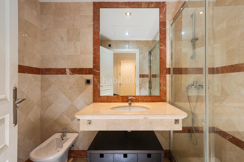 Foto f57af25c-b683-4c16-a24f-9c18e922ae51. Planta baja apartamento en nagüeles, -milla oro en Marbella