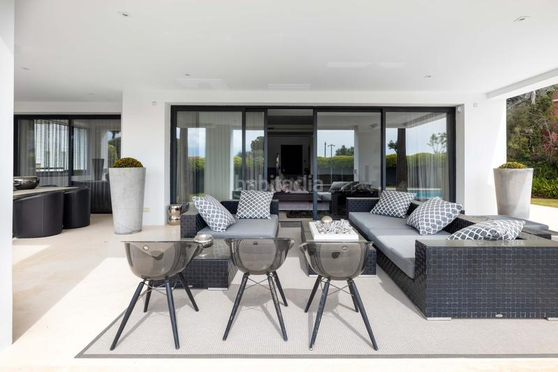 Foto 0b714464-dfe6-42f0-a108-acc636cbc3f9. Xalet amb calefacció aparcament piscina a lomas de Marbella club Marbella