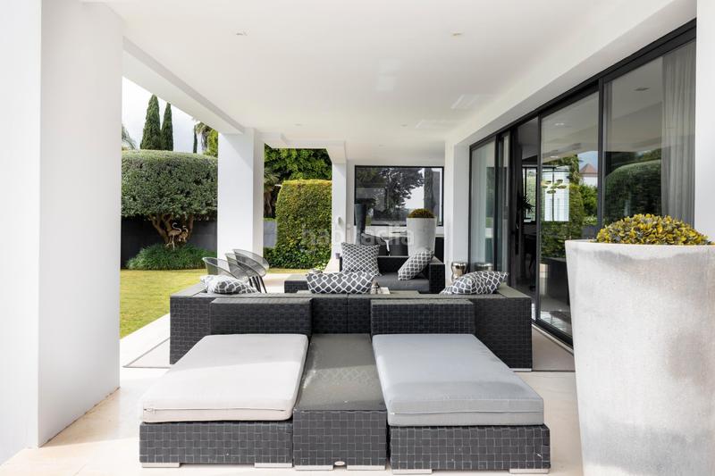 Foto 2bf424ee-4dbf-43f8-9e20-8bb77c2f1693. Xalet amb calefacció aparcament piscina a lomas de Marbella club Marbella