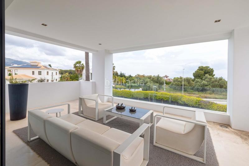 Foto 2f5931a7-b6e2-48b4-9522-e428e5f3623a. Xalet amb calefacció aparcament piscina a lomas de Marbella club Marbella