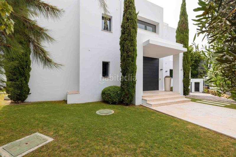 Foto 3d2b8c3a-79b9-423e-b16a-6c6240c83504. Xalet amb calefacció aparcament piscina a lomas de Marbella club Marbella