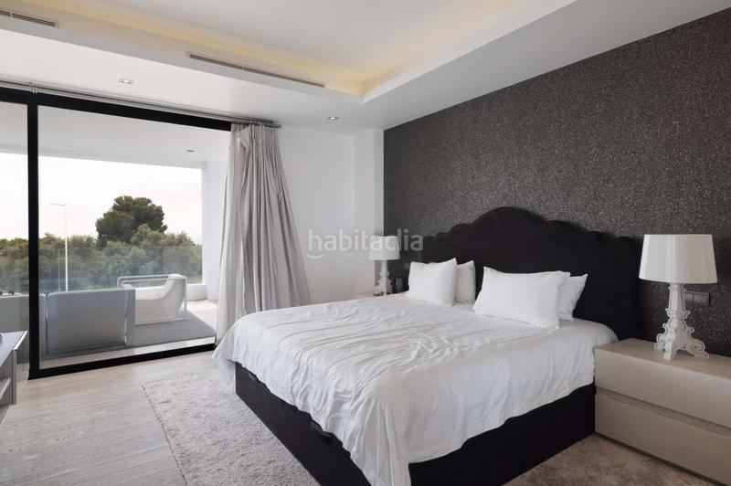 Foto 4d874a5f-ad43-43d5-a4ef-46fdebfb29e9. Xalet amb calefacció aparcament piscina a lomas de Marbella club Marbella