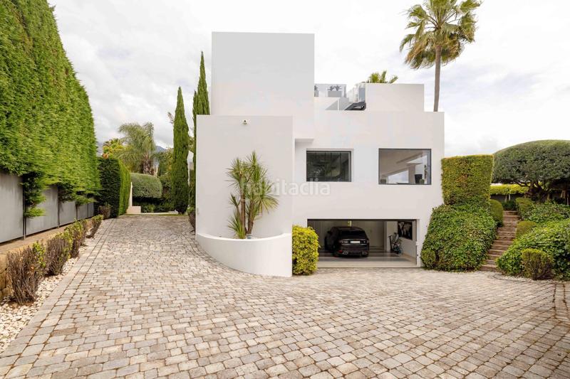 Foto 5692804e-d547-43f6-8a45-0d22c75d378a. Xalet amb calefacció aparcament piscina a lomas de Marbella club Marbella