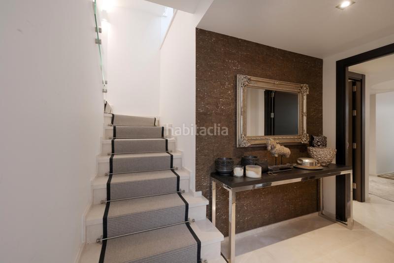 Foto 57ba2e6d-cd57-4f77-8ee8-63333733d7f7. Xalet amb calefacció aparcament piscina a lomas de Marbella club Marbella