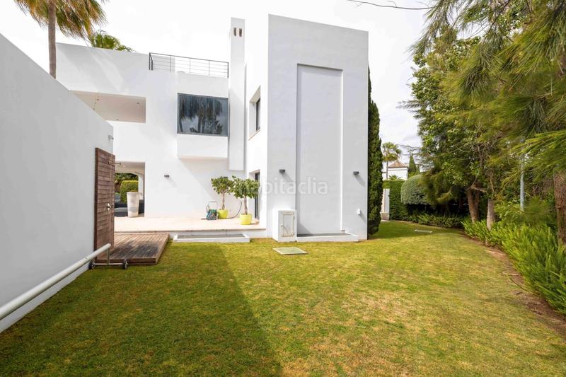 Foto 5d1c0149-0b6e-4700-8b63-8a373050d065. Xalet amb calefacció aparcament piscina a lomas de Marbella club Marbella