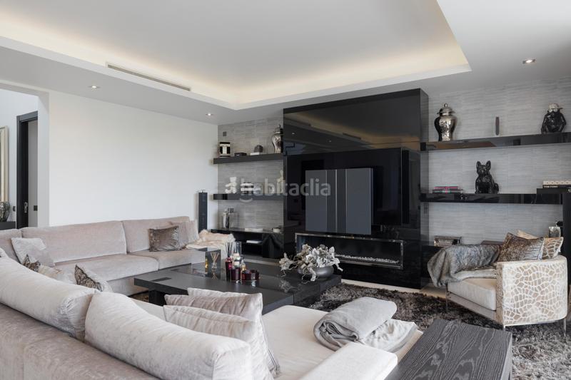 Foto 73d0093d-141b-4952-aeb7-045226c5c77d. Xalet amb calefacció aparcament piscina a lomas de Marbella club Marbella