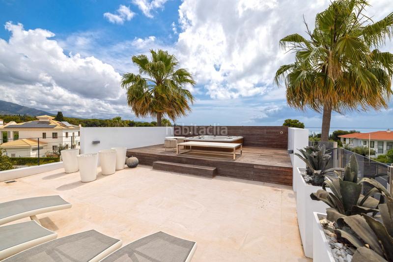 Foto d545dcd8-7d67-414f-bd8e-e80c19c89a97. Xalet amb calefacció aparcament piscina a lomas de Marbella club Marbella