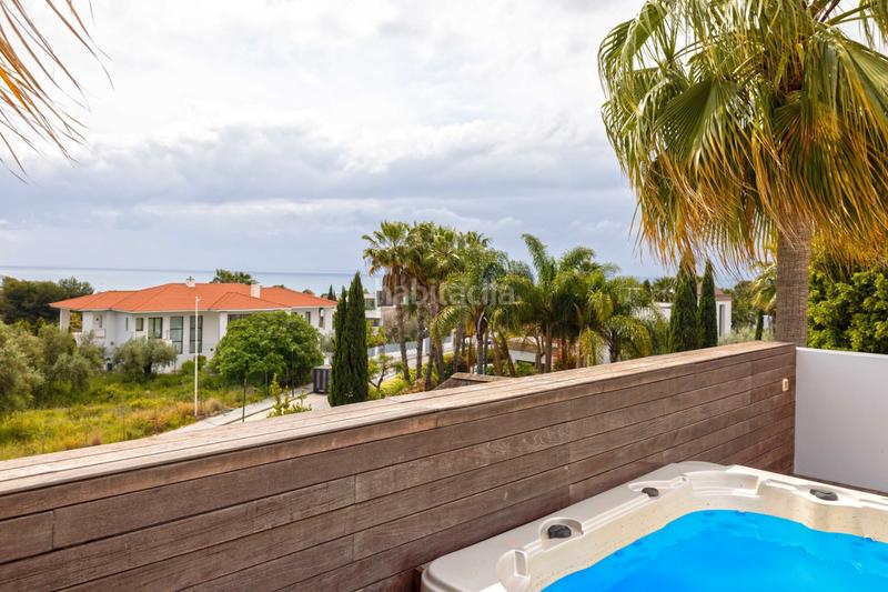 Foto e87fe169-db78-4f25-bfa3-12e1aec797f9. Xalet amb calefacció aparcament piscina a lomas de Marbella club Marbella