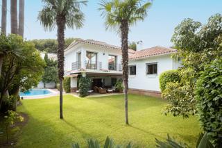 Maison à Los Monteros. Villa en los monteros