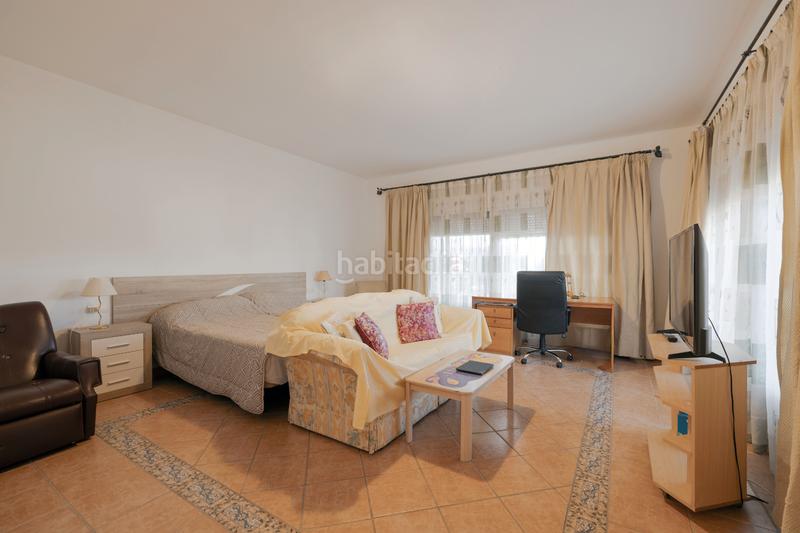 Foto d81ecc6f-e3fc-4e0e-96b0-d63679cc0b9e. Casa  con gran parcela este en El Rosario - Ricmar Marbella