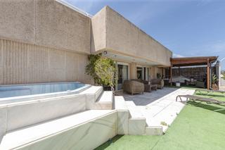 Attique à Ricardo Soriano. Ático en marbella ciudad