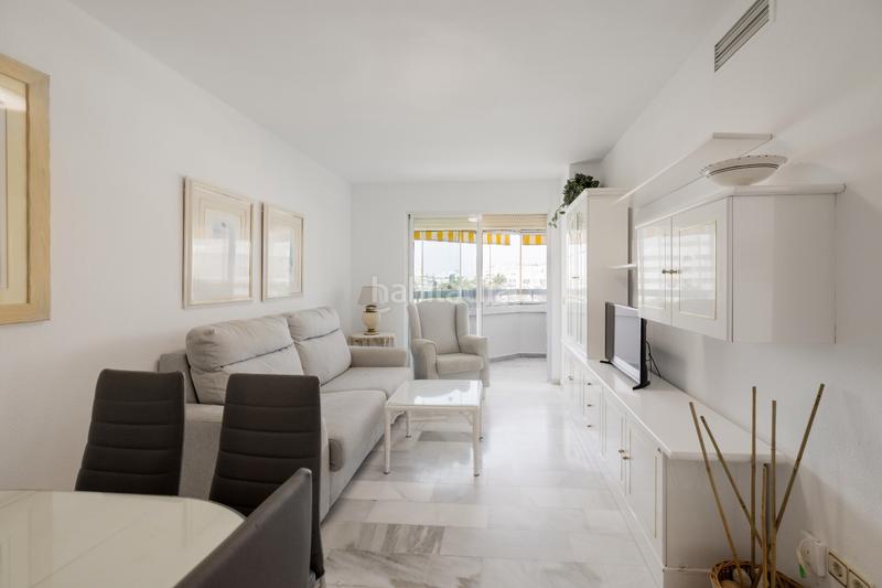 Foto 49cc7d8e-7bd8-431c-ac60-5927a700ac34. Piso apartamento con vistas en segunda línea de playa en Marbella