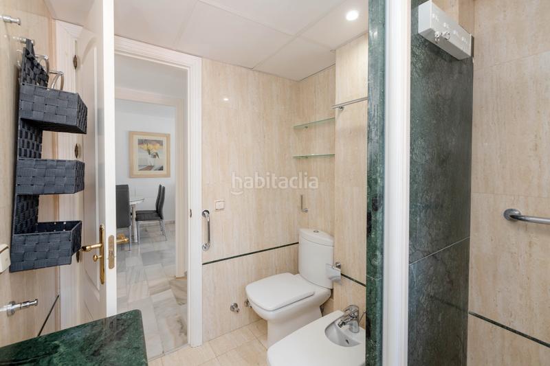 Foto 6956dd03-12cc-4d2d-8e3c-b66227178996. Piso apartamento con vistas en segunda línea de playa en Marbella