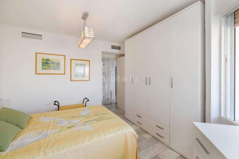 Foto f5cc0803-3691-4c89-bf3f-0f63fc6dfef5. Piso apartamento con vistas en segunda línea de playa en Marbella