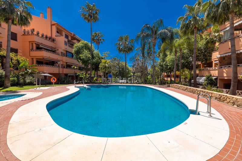 Foto b7d6043d-19f7-49d4-ae54-cdc4d71b43f9. Piccolo appartamento con parcheggio piscina in La Carolina - Guadalpín Marbella