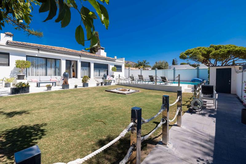 Foto 44289276-a0fb-42ca-8dd8-e305bdfefff0. Chalet avec chauffage parking piscine dans Valdeolletas - Las Cancelas - Xarblanca Marbella