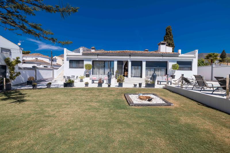 Foto 9f790fcd-2741-4e15-8cdb-826cff34b1b7. Chalet avec chauffage parking piscine dans Valdeolletas - Las Cancelas - Xarblanca Marbella