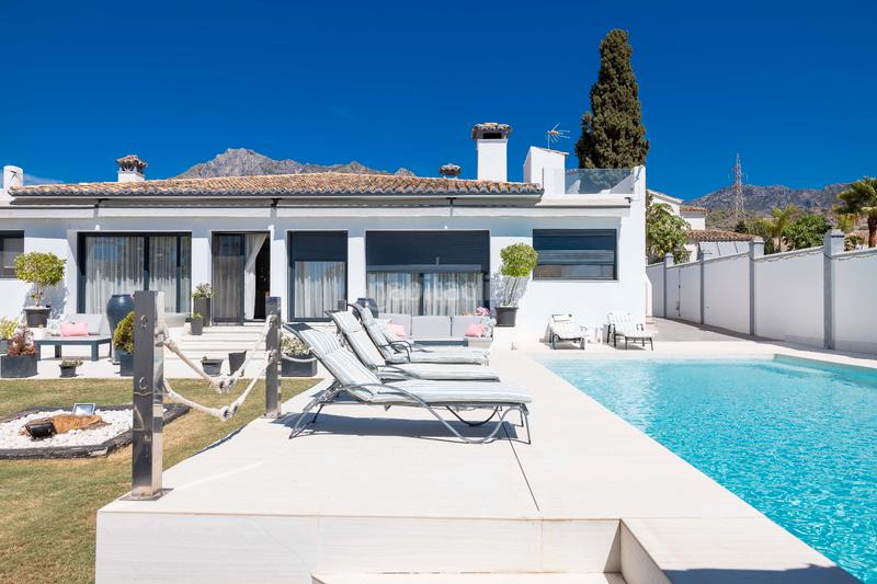 Foto bdde79f7-461f-4bcc-9809-8aa51d58ce1c. Chalet avec chauffage parking piscine dans Valdeolletas - Las Cancelas - Xarblanca Marbella