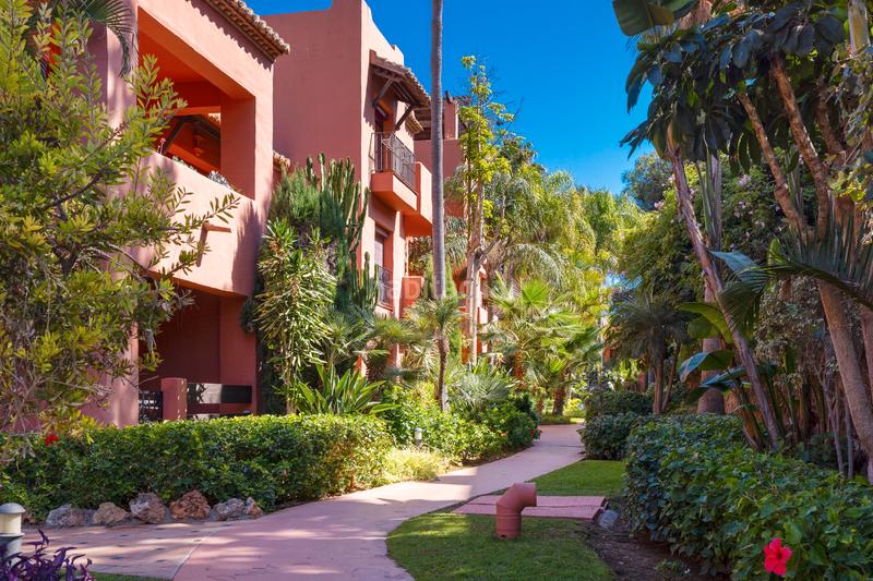 Foto 9c7329ff-8f03-4dee-9f9a-0f38def87857. Piso apartamento en elviria playa en Romana Playa Marbella