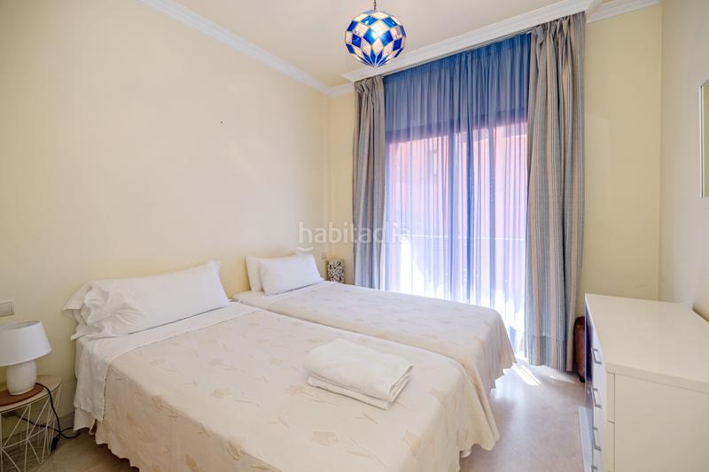 Foto d1349adb-90d1-4f7b-b185-8282bdd9a607. Piso apartamento en elviria playa en Romana Playa Marbella