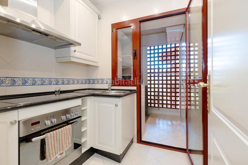 Foto f5ff98ce-3064-4f89-af52-f0da369fec89. Piso apartamento en elviria playa en Romana Playa Marbella