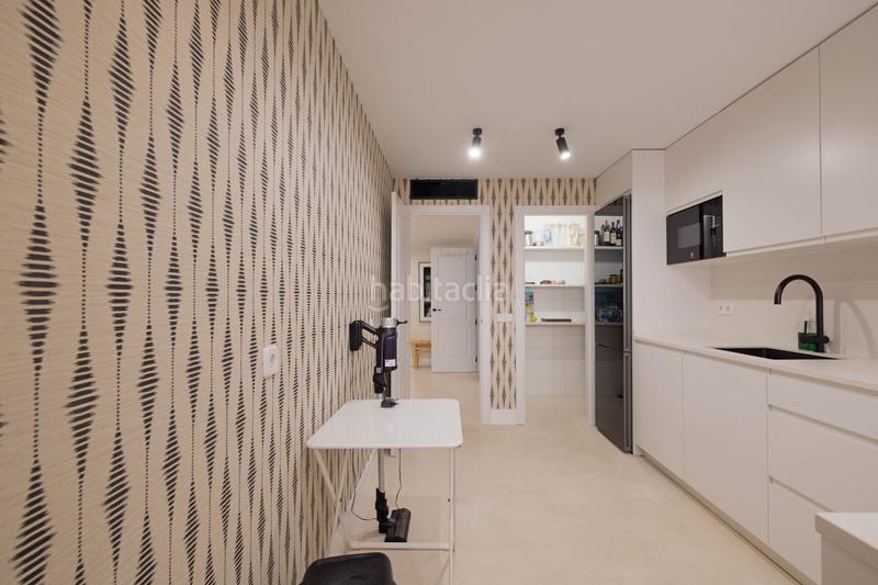 Foto 6c702fd3-3992-4181-9475-e1c5661972f7. Pis amb calefacció aparcament piscina a Romana Playa Marbella