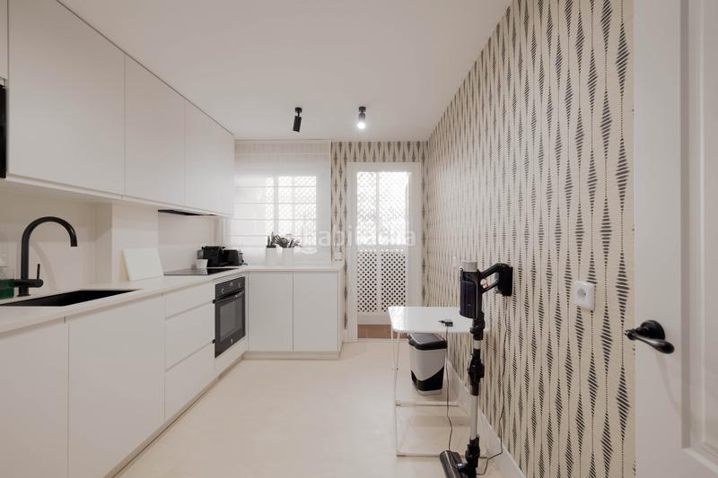 Foto aa04fd3b-6c60-49e8-8c2e-d9997d426716. Pis amb calefacció aparcament piscina a Romana Playa Marbella