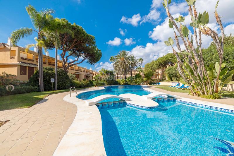 Foto fd897d49-f200-4031-bd72-8a0e698fcca4. Pis amb calefacció aparcament piscina a Romana Playa Marbella