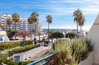 Duplex in Playa de la Fontanilla. Dúplex en la fontanilla con vistas al mar