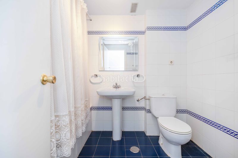 Foto 00b06f39-8f04-4ef1-9f18-49dc97280e52. Dúplex amb xemeneia aparcament piscina a Valdeolletas - Las Cancelas - Xarblanca Marbella