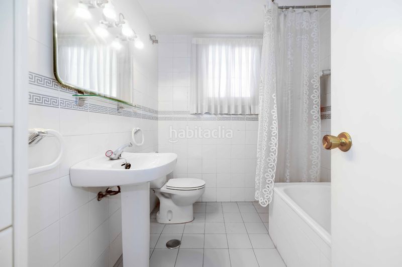 Foto 1e67c204-139c-4faf-b074-f93f824398aa. Dúplex amb xemeneia aparcament piscina a Valdeolletas - Las Cancelas - Xarblanca Marbella