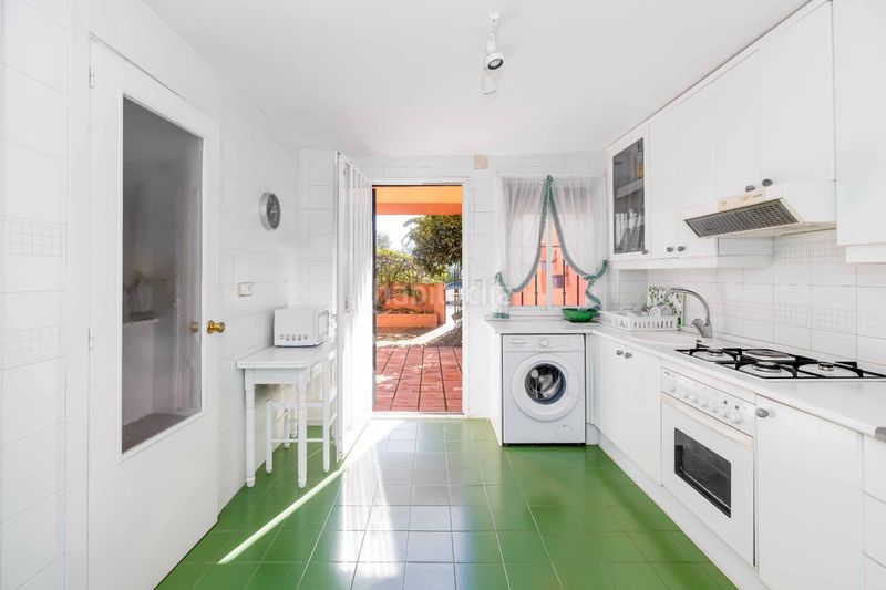 Foto e3a55db8-3fdf-4ab3-99f1-844bab1be755. Dúplex amb xemeneia aparcament piscina a Valdeolletas - Las Cancelas - Xarblanca Marbella