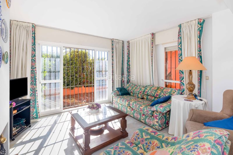 Foto e7ba443c-c43f-4ab8-92fa-838ecc65639a. Dúplex amb xemeneia aparcament piscina a Valdeolletas - Las Cancelas - Xarblanca Marbella