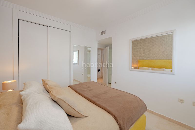 Foto 5cc84612-e049-48a4-aab5-23fb96b1f53b. Pis amb calefacció piscina a Playa Bajadilla - Puertos Marbella