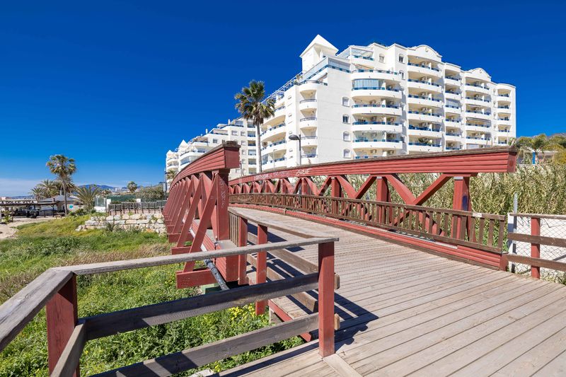 Foto c00e18ad-97f9-4ad8-bd30-8428aee4d0aa. Pis amb calefacció piscina a Playa Bajadilla - Puertos Marbella