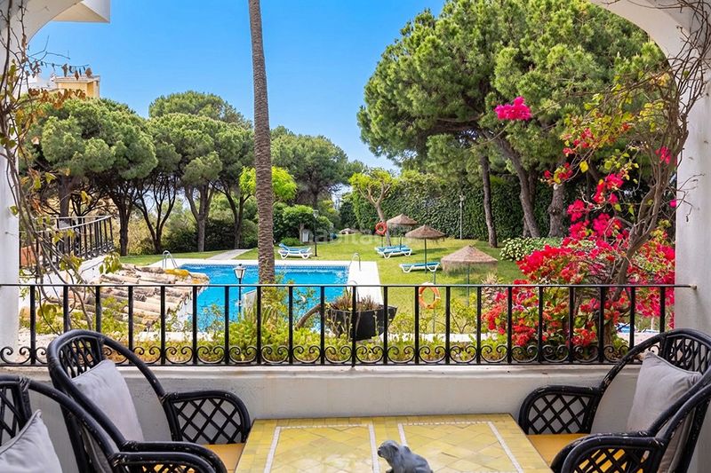 Foto 43350d43-dfaf-4f7c-9169-ca26ef9a24c0. Pis amb calefacció piscina a Cabopino - Artola Marbella