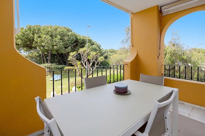 Foto b806a5f3-3a3c-41dd-ab20-bfe9a504ca89. Pis amb calefacció piscina a Cabopino - Artola Marbella