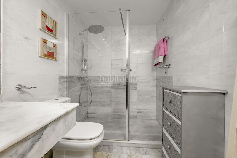 Foto 8d15757e-8832-4a3a-b75a-9317bbba9670. Planta baixa amb calefacció aparcament piscina a Marbella