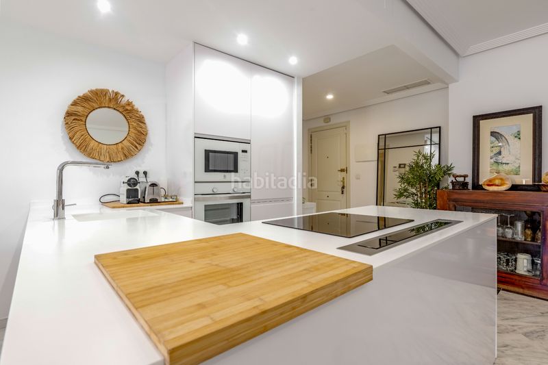 Foto aafd3e3a-0033-4bd4-900f-e5cc4215cac2. Planta baixa amb calefacció aparcament piscina a Marbella
