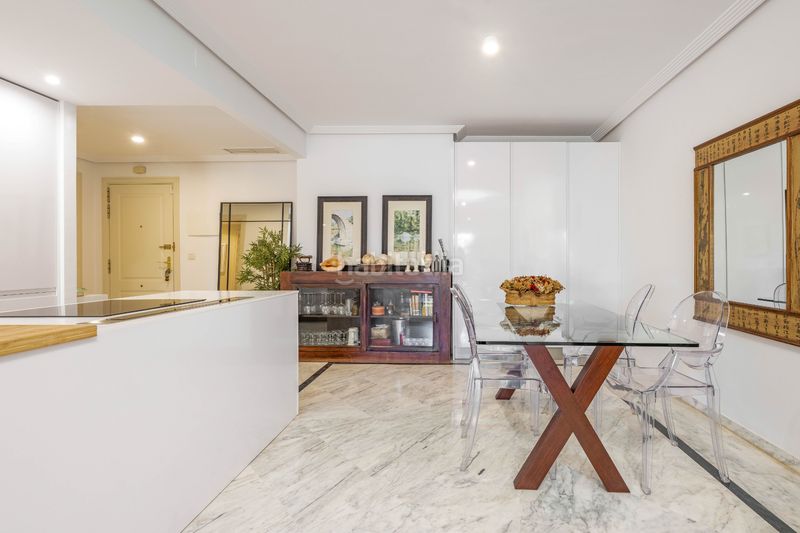 Foto bf1d771e-5482-40f4-a352-f750441dbdce. Planta baixa amb calefacció aparcament piscina a Marbella