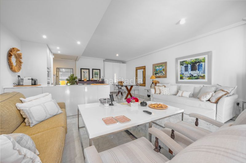 Foto e10e3f65-187d-4d74-b9a6-e11582ad6a3c. Planta baixa amb calefacció aparcament piscina a Marbella